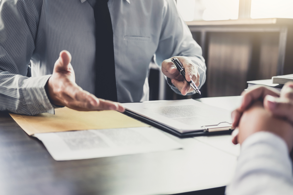 Pourquoi les cabinets d'avocats devraient externaliser leur traduction juridique