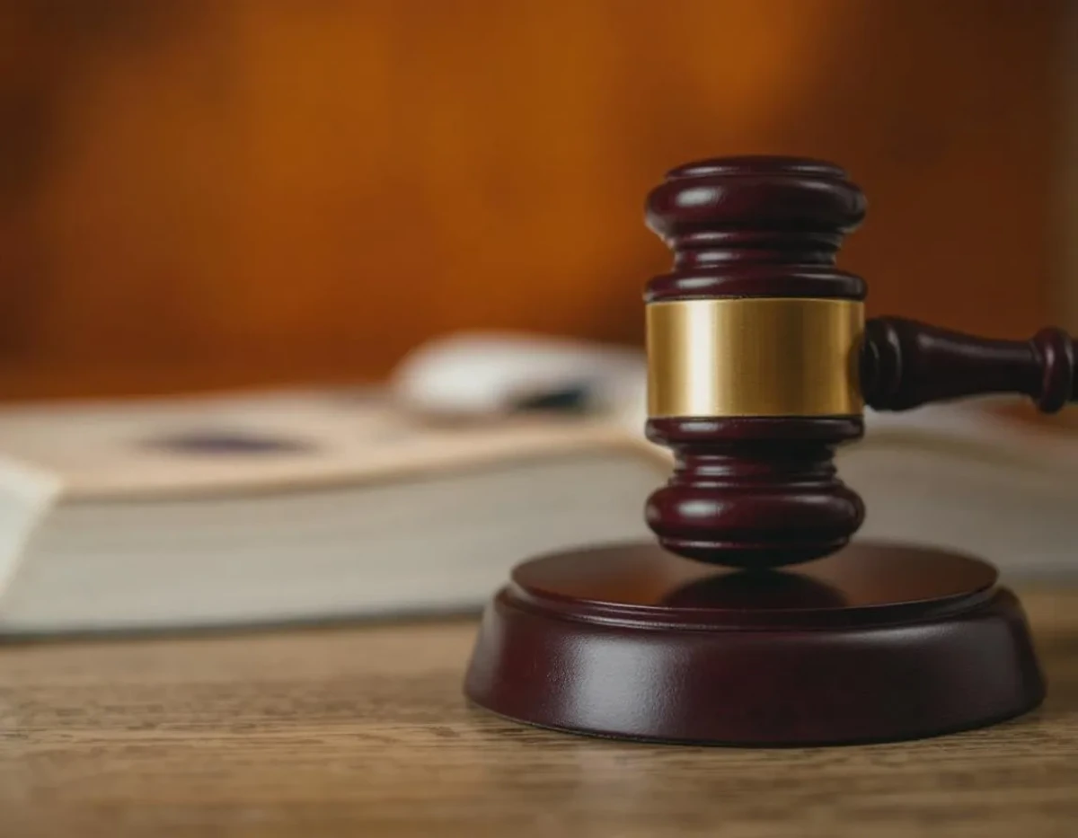 Les vices de procédure en droit : entre nullité et régularisation